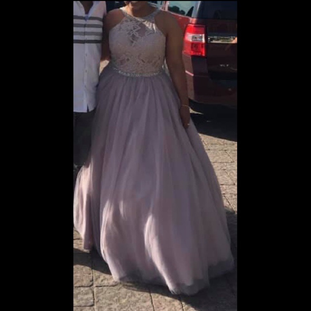 Prom dress - Picture 2 of 8